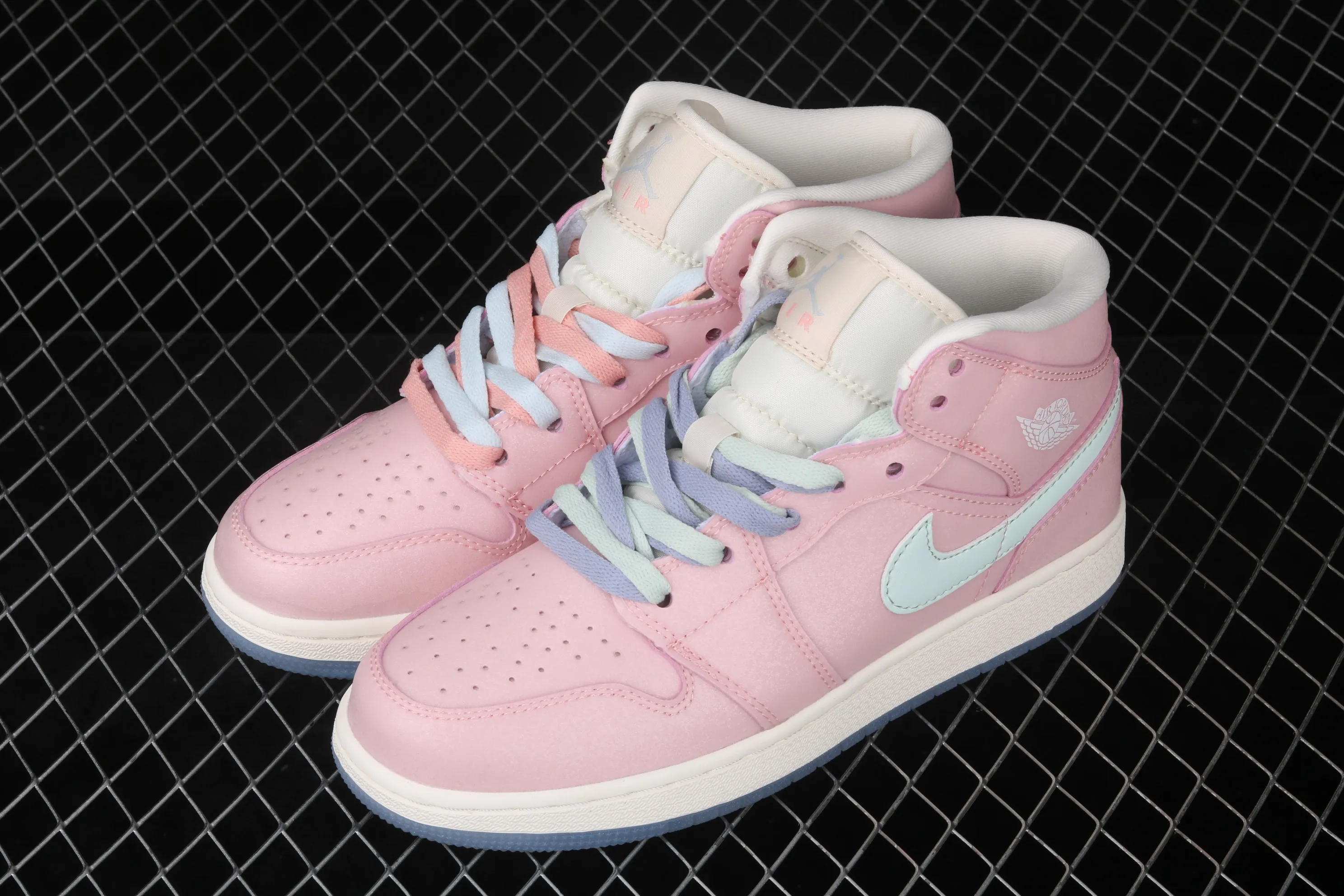 All categories Air Jordan Jordan series basketball shoes Air Jordan 1 Mid Air Jordan 1 Mid AJ1 Joe 1 mid-top goddess pink mandarin duck 555112-600